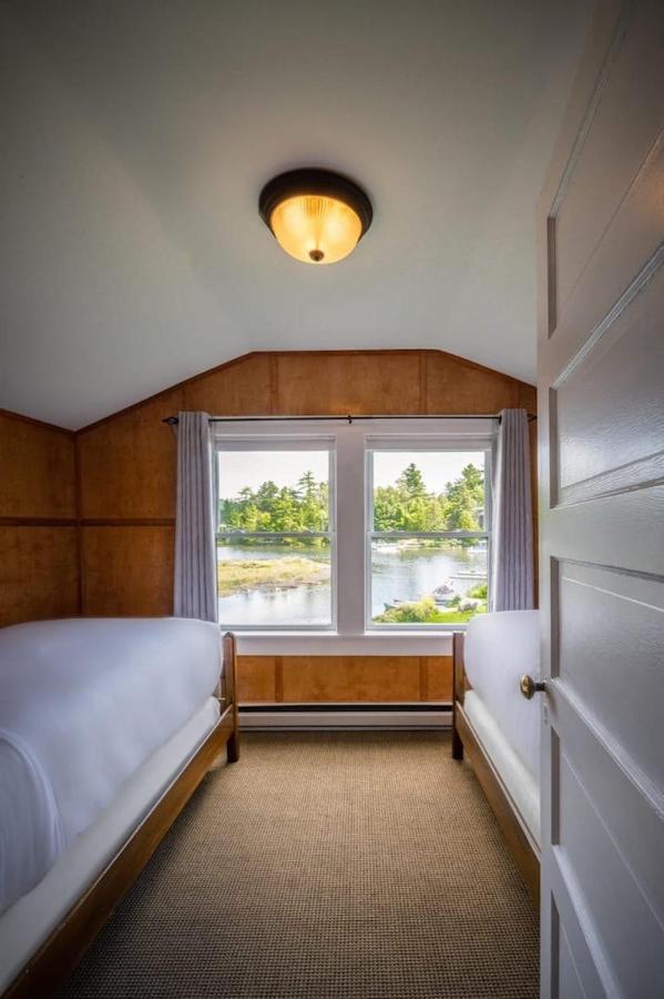 Hotel Placid Bay 2*
