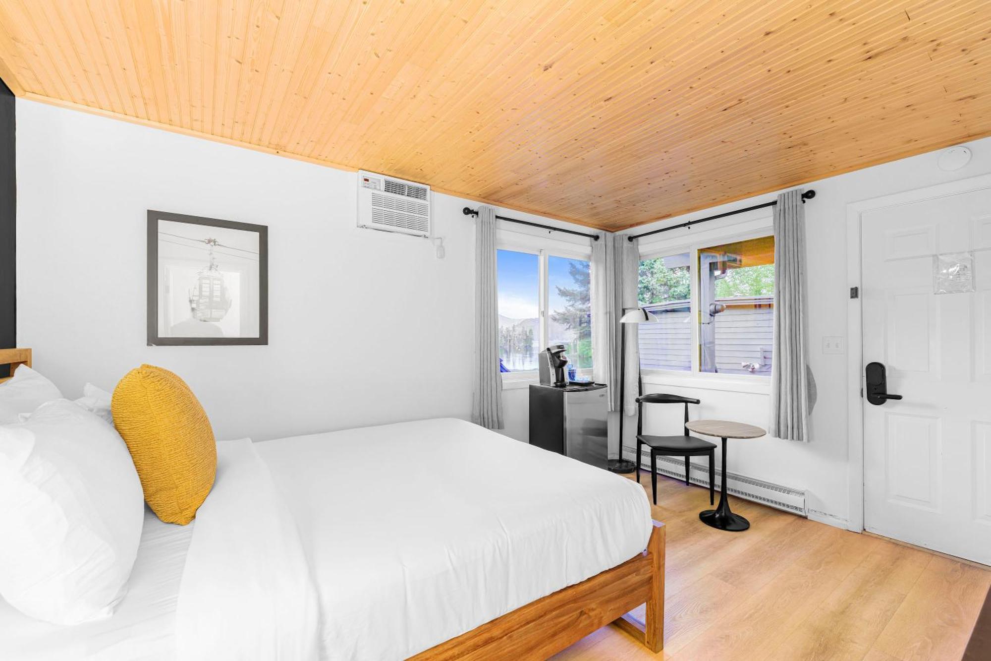 Hotel Placid Bay 2*